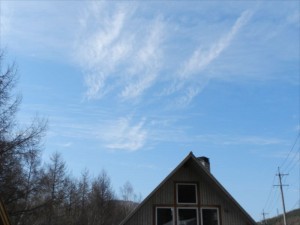 蓼科エリア別荘地の天気春の雲